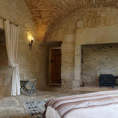 Château De Chamarand - L'aile Renaissance&la Tour Médiévale Saint-Chamarand