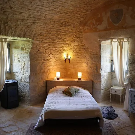 Chateau De - - & Table D'hotes Saint-Chamarand
