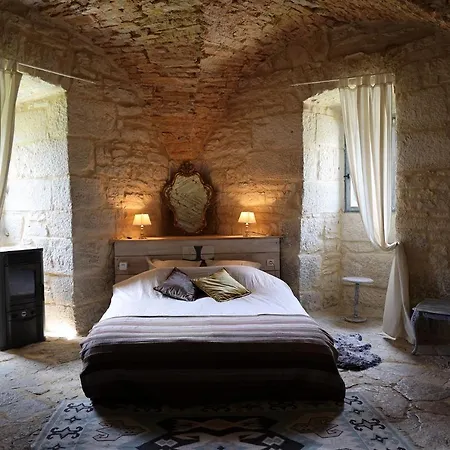 Chateau De Saint-Chamarand - Gites & Chambres D'Hotes Feriehus Saint-Chamarand