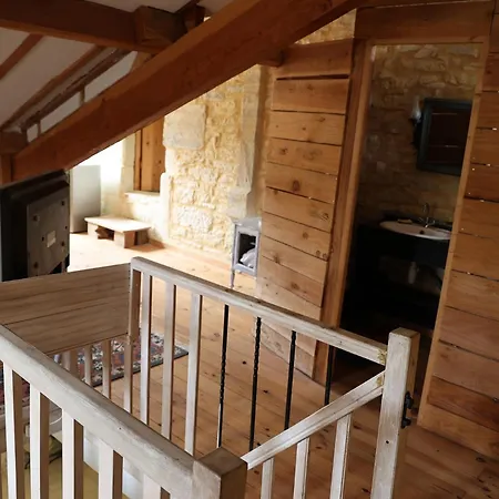 Château De - Gîtes&expériences Immersives Hébergement de vacances Saint-Chamarand