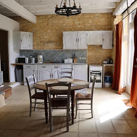 Holiday home Chateau De Chamarand - L'aile Renaissance & La Tour Medievale Saint-Chamarand