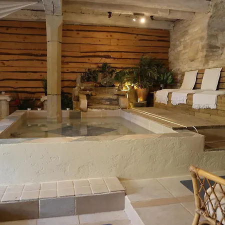 Prázdninový dům Chateau De Chamarand - L'aile Renaissance & La Tour Medievale Saint-Chamarand