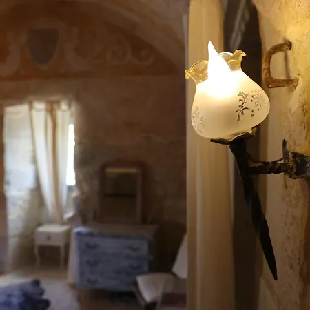 Hébergement de vacances Château De - Gîtes&expériences Immersives Saint-Chamarand