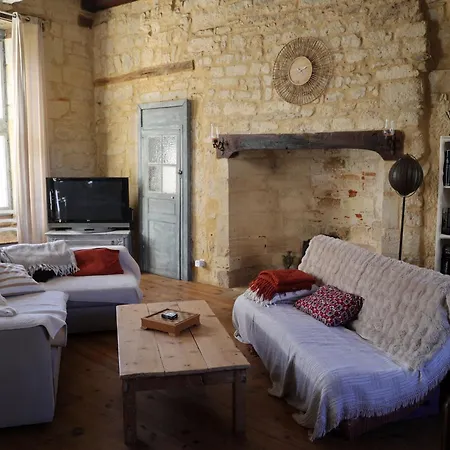 Holiday home Chateau De Chamarand - L'aile Renaissance & La Tour Medievale Saint-Chamarand