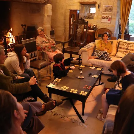 Château De Chamarand - L'aile Renaissance&la Tour Médiévale