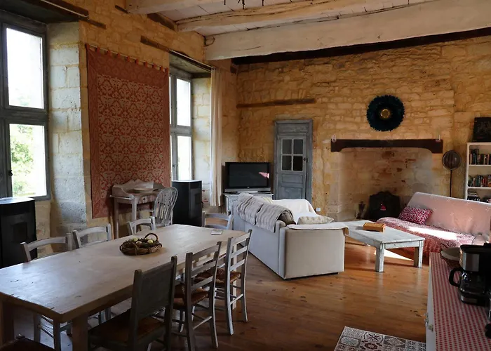 Chateau De Chamarand - L'aile Renaissance & La Tour Medievale Feriehus *