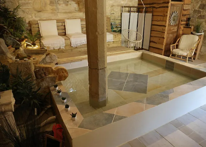 Feriehus Chateau De Chamarand - L'aile Renaissance & La Tour Medievale Saint-Chamarand