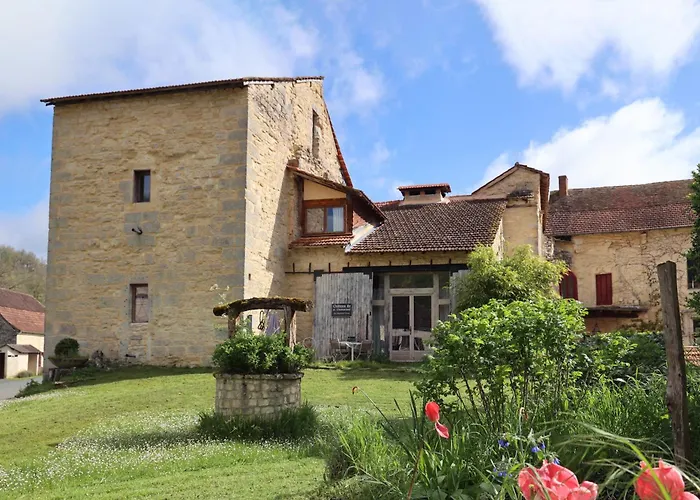 Chateau De Chamarand - L'aile Renaissance & La Tour Medievale Feriehus *