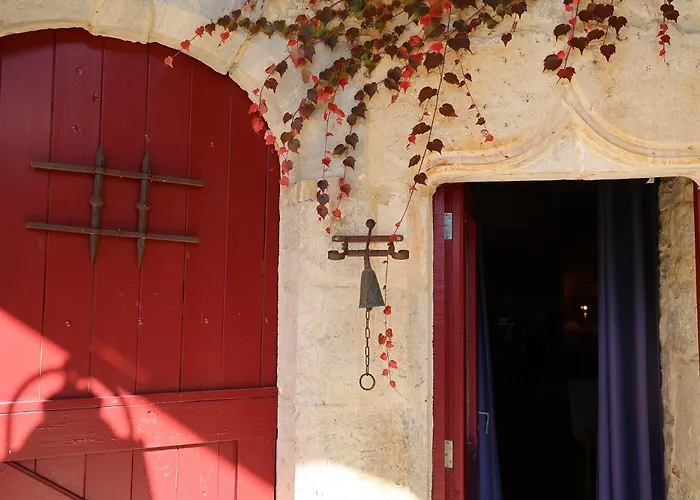 Holiday home Chateau De Chamarand - L'aile Renaissance & La Tour Medievale