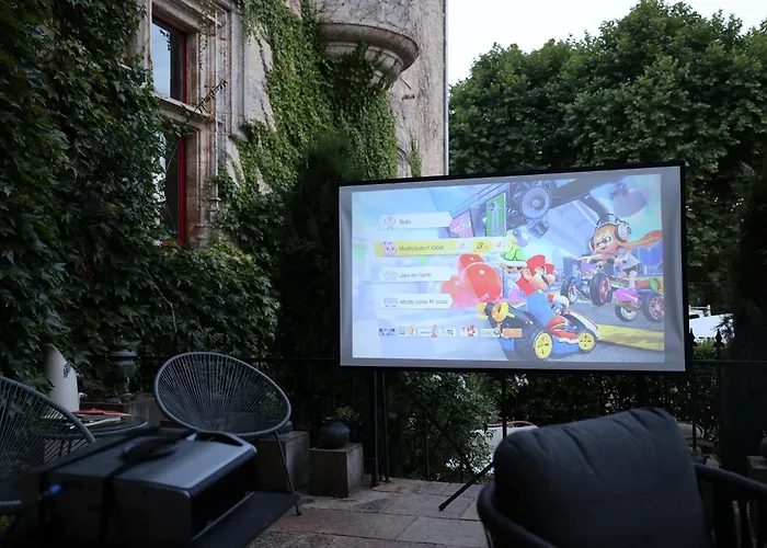 Chateau De Chamarand - L'aile Renaissance & La Tour Medievale Holiday home Saint-Chamarand